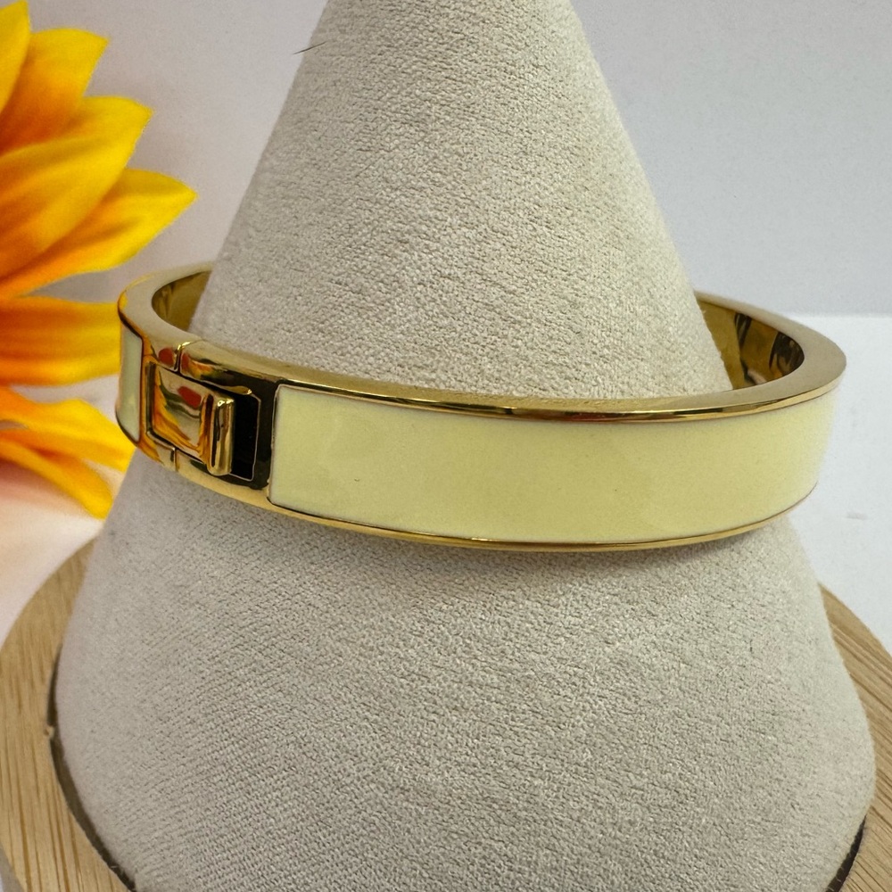 Kate Spade Light Yellow and Gold Spade Cutout Bangle - Picture 3 of 4